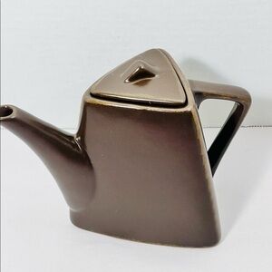 Vintage Designpac matte triangular side distressed teapot - BEAUTIFUL!!